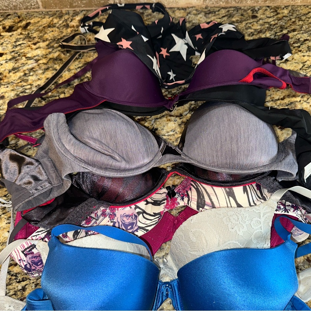 Bras - Picture 2 of 2